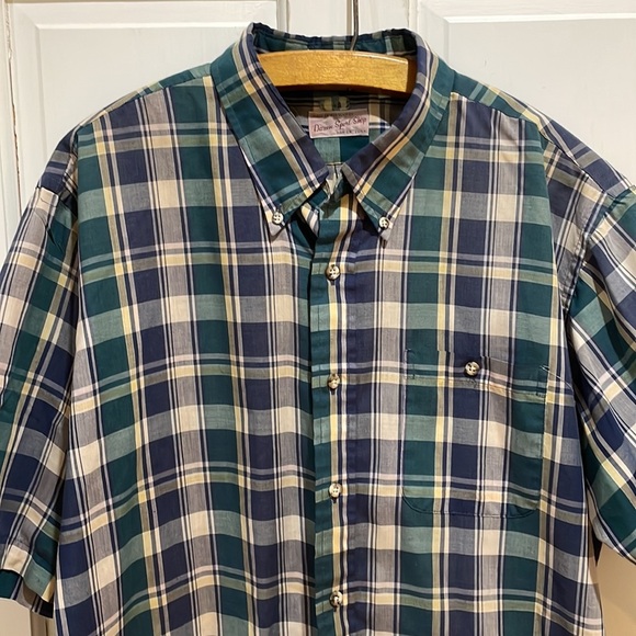 Darien Sport Shop || Men's Plaid Button Down Short Sleeve Shirt; Size XL - Picture 7 of 11